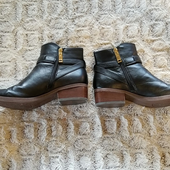 Tommy Hilfiger Black leather booties - Picture 5 of 7